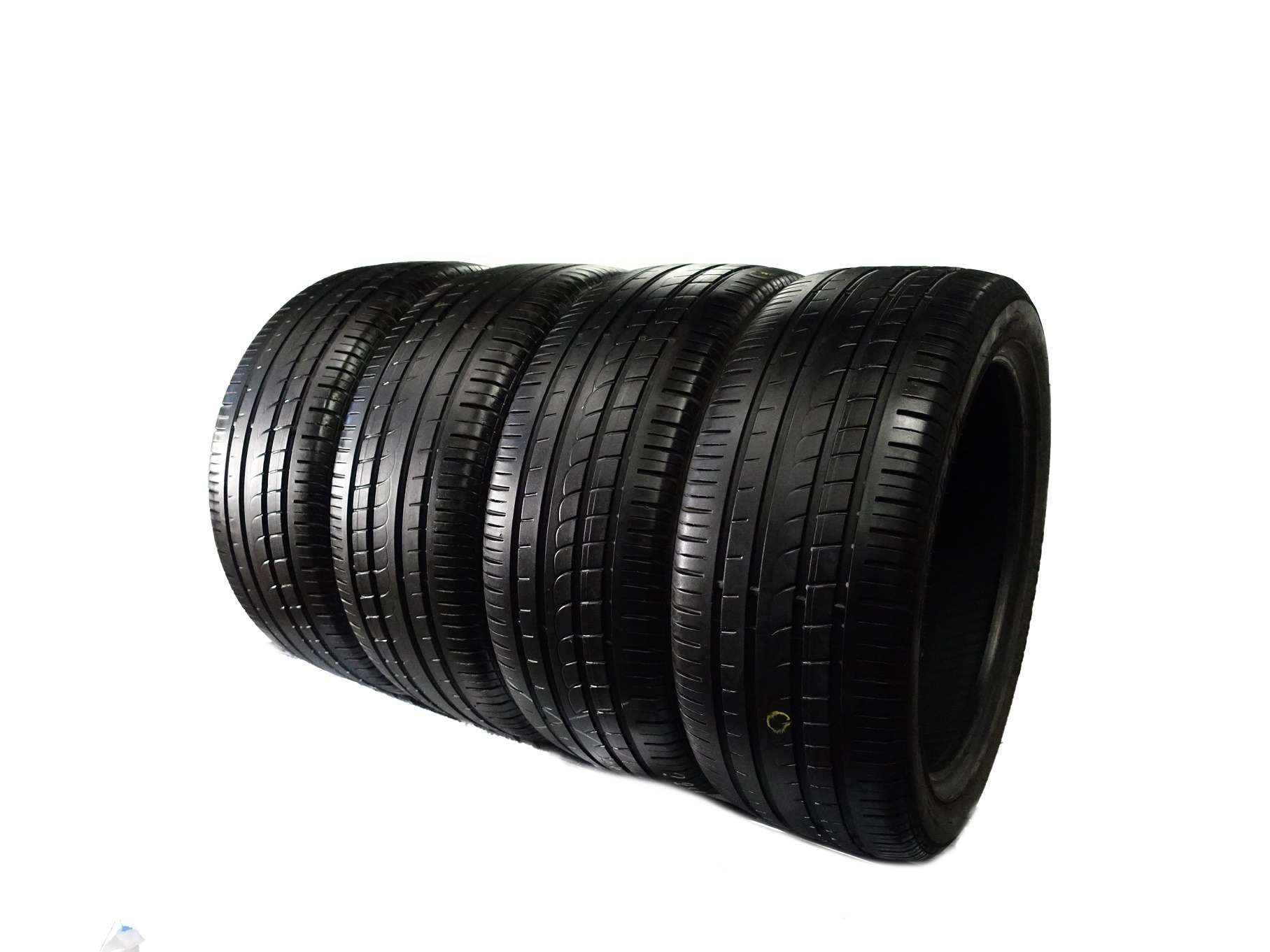 255 40 17 Pirelli Pzero Rosso